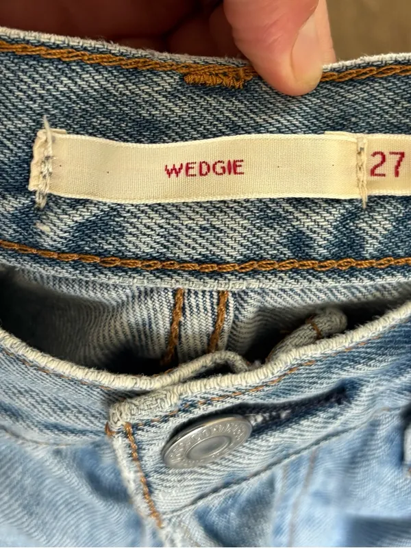 levi’s wedgie straight leg jeans raw hem button fly - Image 7