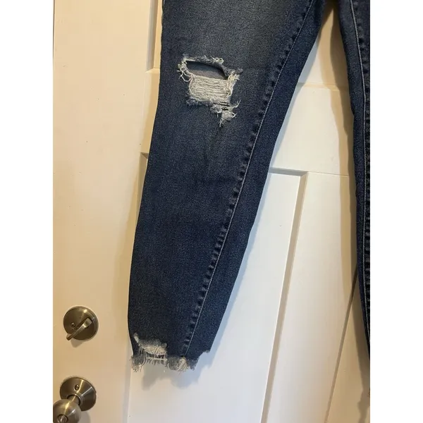 Kancan Women’s Size 13 / 30 Dark Wash Distressed Estilo Jeans High Rise Tapered - Image 5