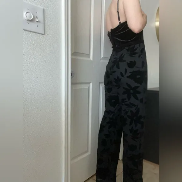 Lulus Love About It Velvet Strapless Jumpsuit Size Large‎ Black - Image 6