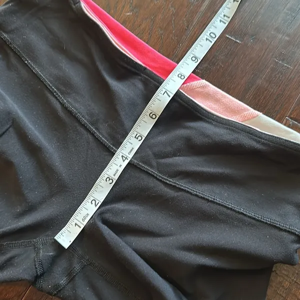 Lululemon Cropped Leggings 8 - Image 3