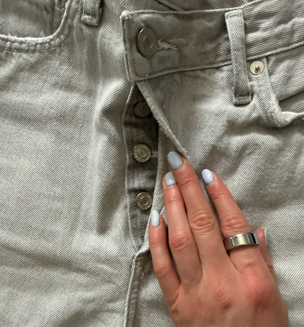 Agolde Criss Cross Light Gray Cropped Frayed Hem Jeans - Image 5