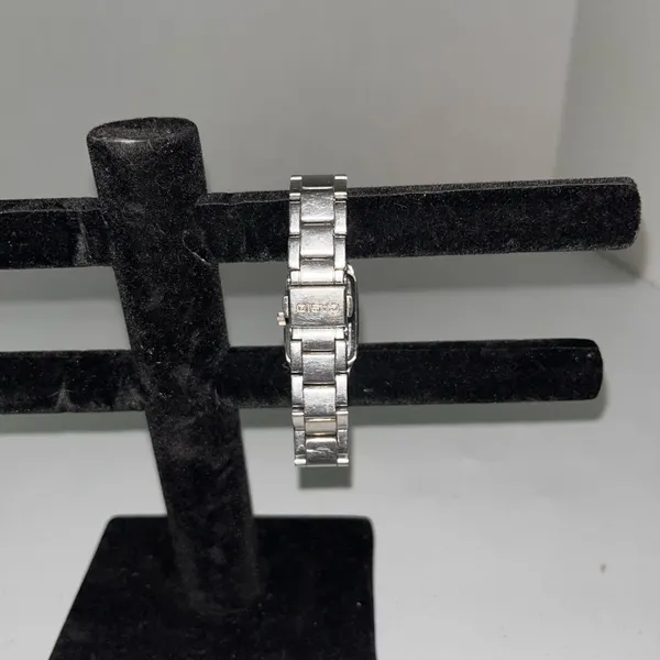 💜 HOST PICK - Vintage Casio Stainless Steel Analog Watch - Image 3
