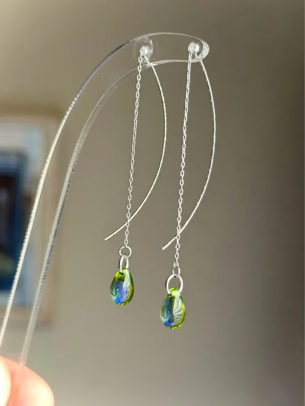 Handmade aurora olive green mini teardrop Czech glass simple minimalist thread earrings💚🫒 - Image 3
