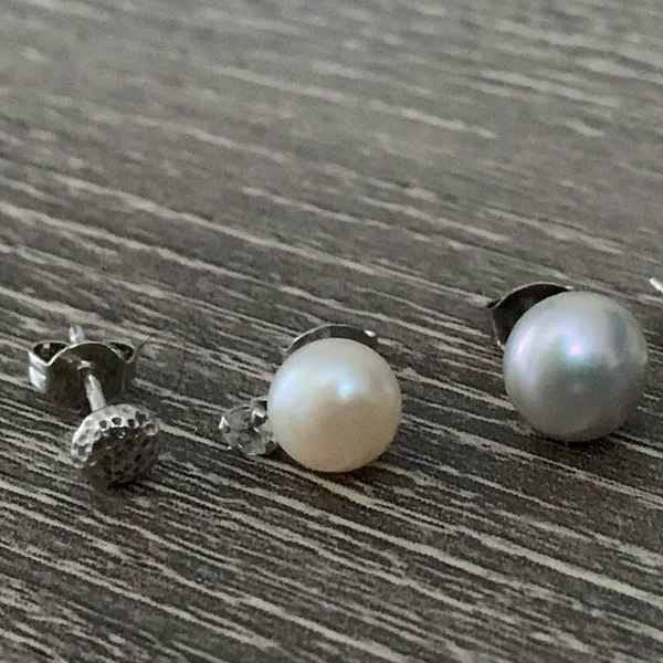 925 Sterling Cultured Pearl Single Stud Set Gorjana Carmel Hammered Gray Cream - Image 3