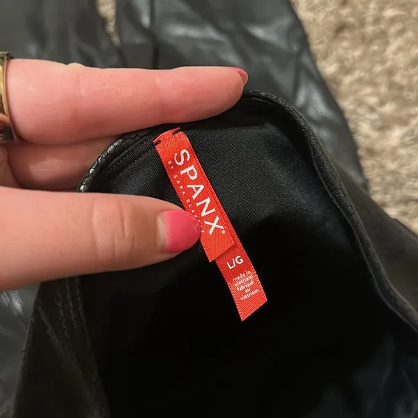SPANX Faux Leather Leggings Black Pebbled Large - Image 3
