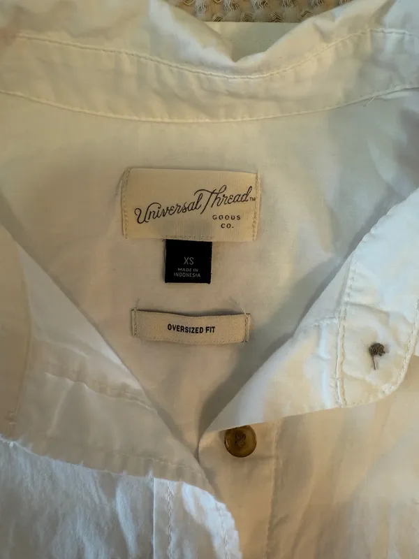 Universal threads button up - Image 4