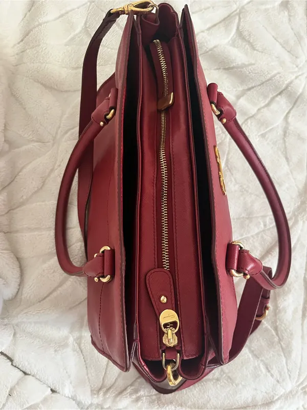 Salvatore Ferragamo Burgundy Leather Tote with Gold Hardware - Image 5