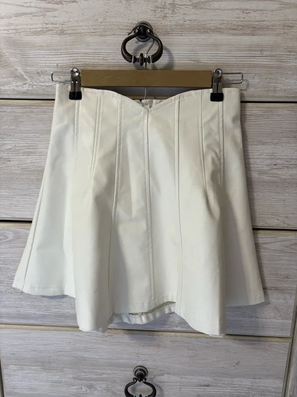 Boutique Mini Skirt - Image 3