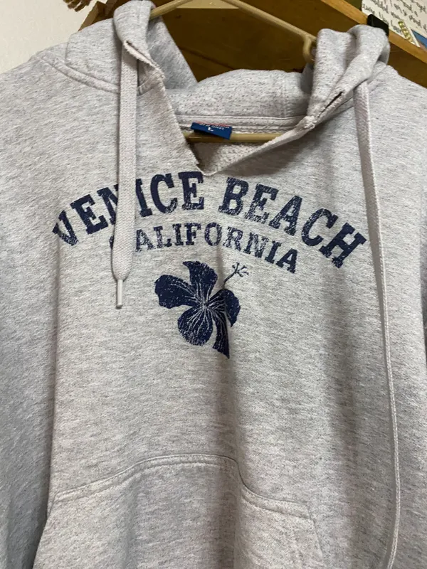 Boutique Hoodie Size L - Image 2
