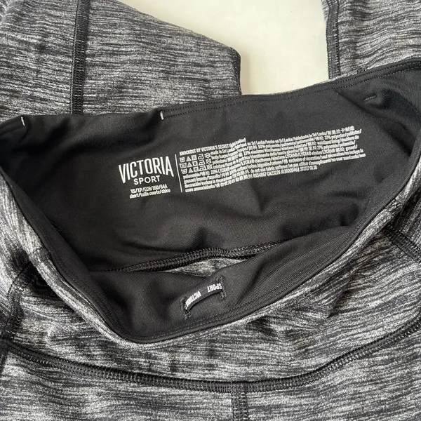 Victoria's Secret VICTORIA SPORT Knockout Capri Womens Leggings Size XS Heather Gray Seaming - Image 8