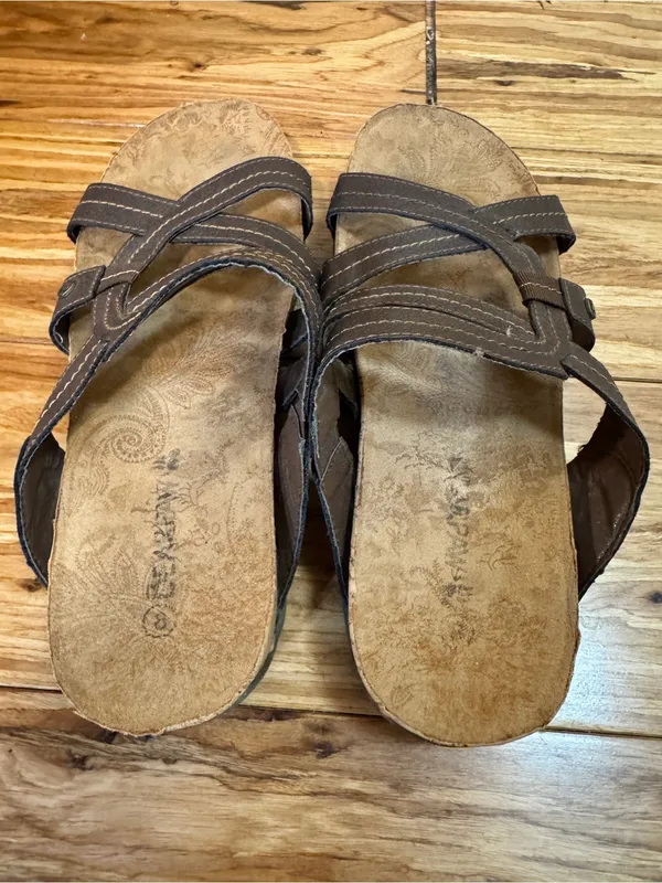 Womens‎ Bearpaw Sandals Brown Slip On Size 8 Comfy Casual - Image 5