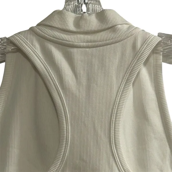 Athleta Women's White Cropped Tank Top Size M‎ - Image 7