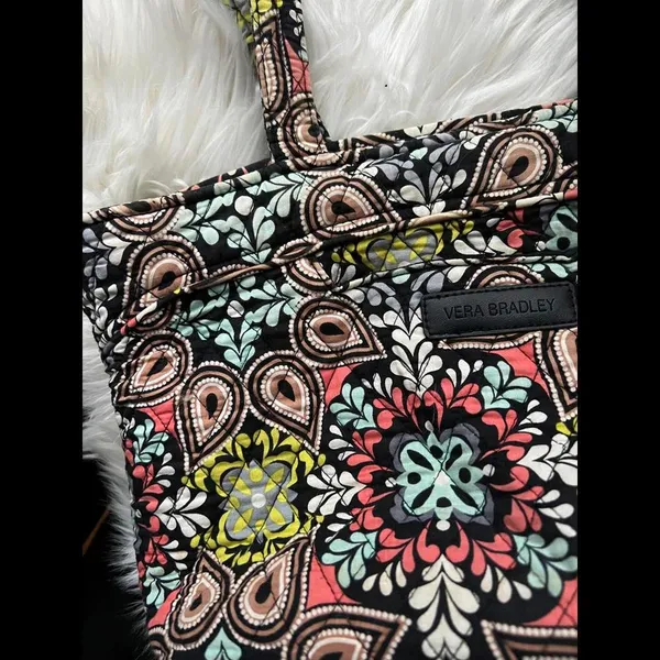 Vera Bradley Floral Tote Bag - Stylish & Functional - Image 3
