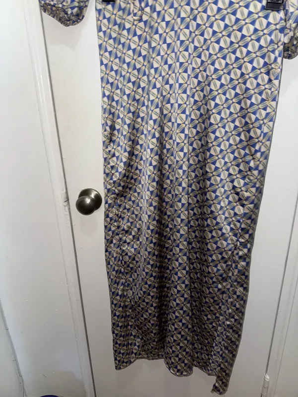 Eilsta by CSN women’s dress size L 100% Pol Silk - Image 3