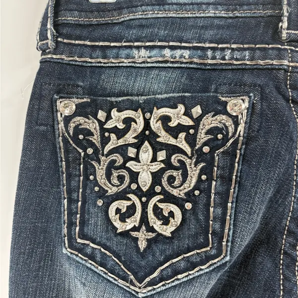Miss me buckle embroidered Y2K 2000s 90s bootcut blue jeans size 29x3.5 long - Image 4
