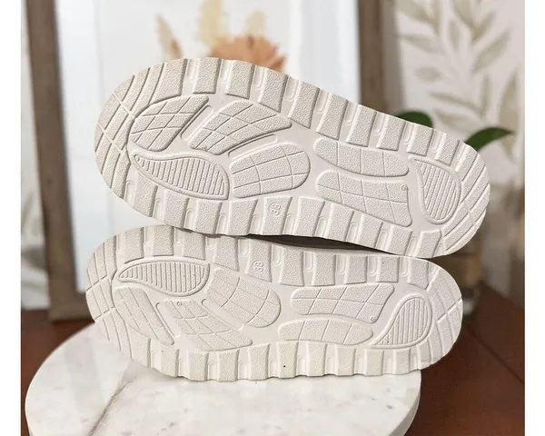 Adorable Platform Boots White Size 7.5 - Image 3