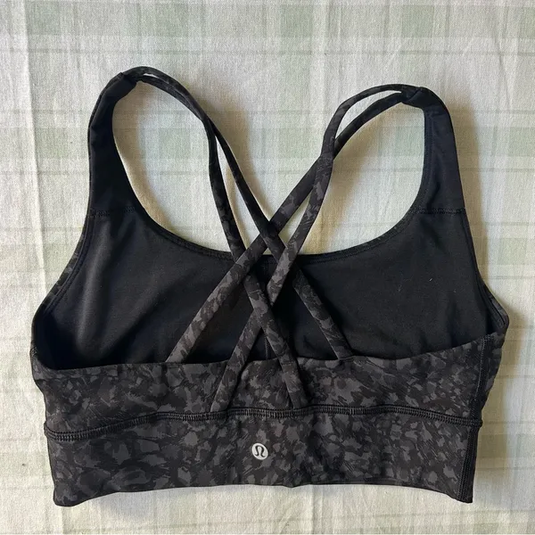 Lululemon Women's Black Patterned Sports Bra - Image 2