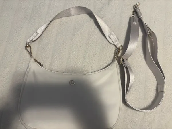 Lululemon purse - Image 2