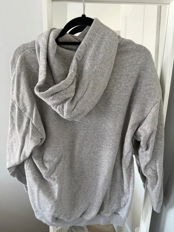 Slouchy Gray Adidas Hoodie - Image 5