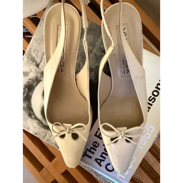 Vintage Via Spiga Ivory Leather Bow Slingback Heels Size 8 - Image 5