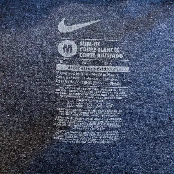 MLB Nike NY Yankees T Shirt | Bleach Effect Logo Short Sleeve Tee - Image 8