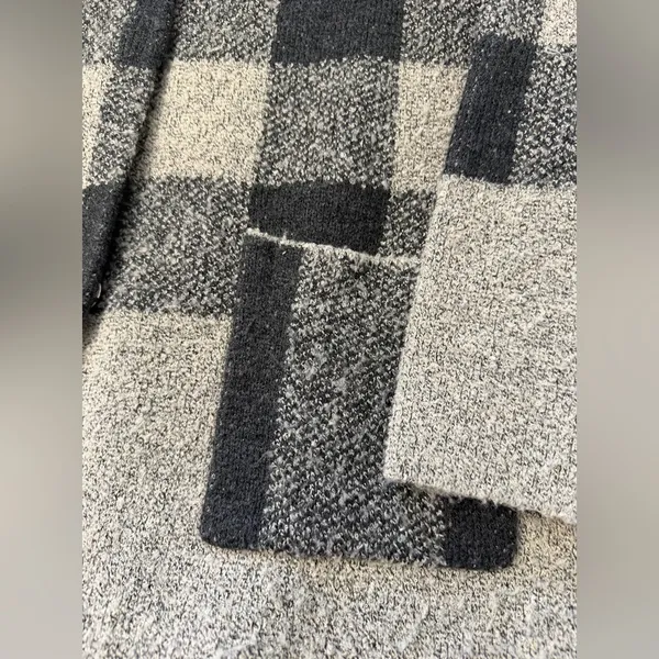 Sanctuary plaid cardigan with snaps and pockets size large - Image 4