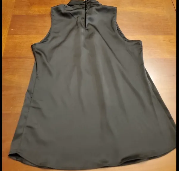 New York Company sleeveless blouse is a size small. - Image 6