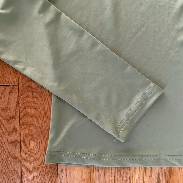sage green workout mock neck top Size XL - Image 4
