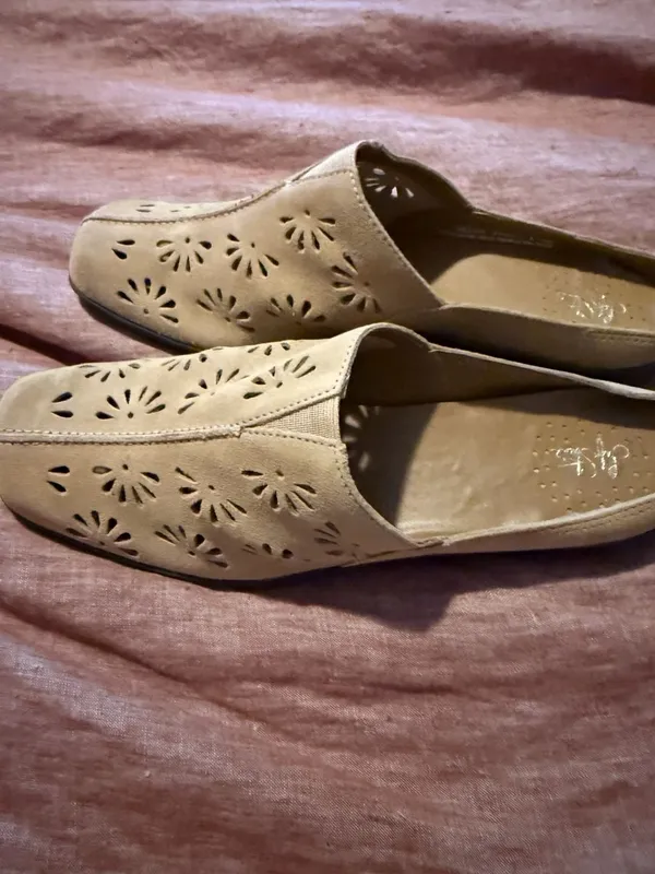 BOHO Suede Mules Tan Size‎ 8.5M Size 8.5 - Image 3