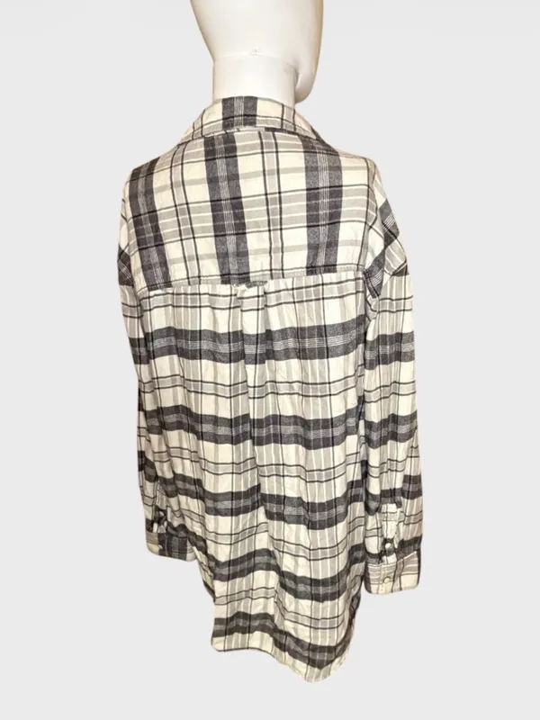 American Eagle Outfitters Black and White Plaid Button-Down Shirt - Image 4