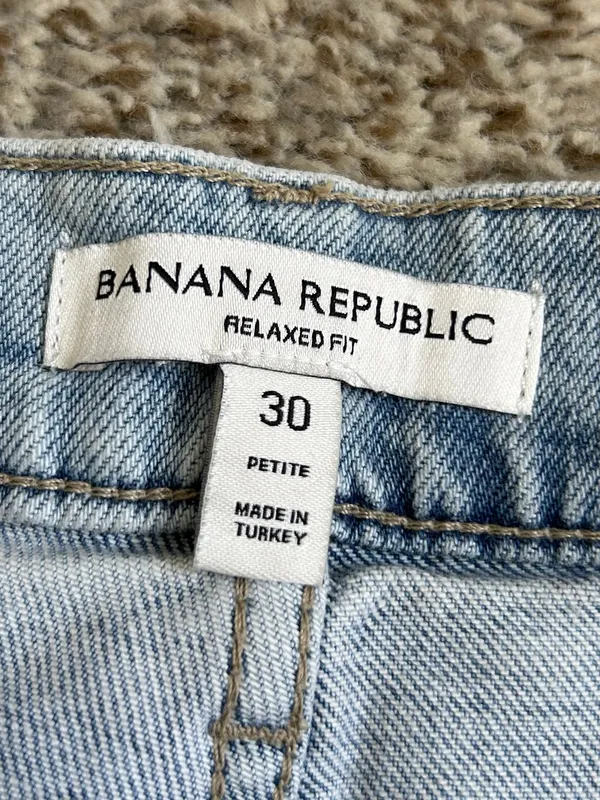 NWT Banana Republic Light Blue Mid Rise 90s Relaxed Straight Jeans Denim Casual - Image 2