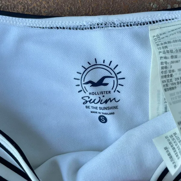 Hollister swin Black and white striped bikini set sz small - Image 4