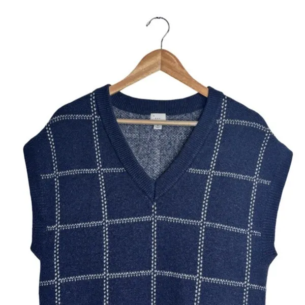 A New Day Sweater Vest Blue White Size Medium V Neck Academia Cozy Fall Winter - Image 2
