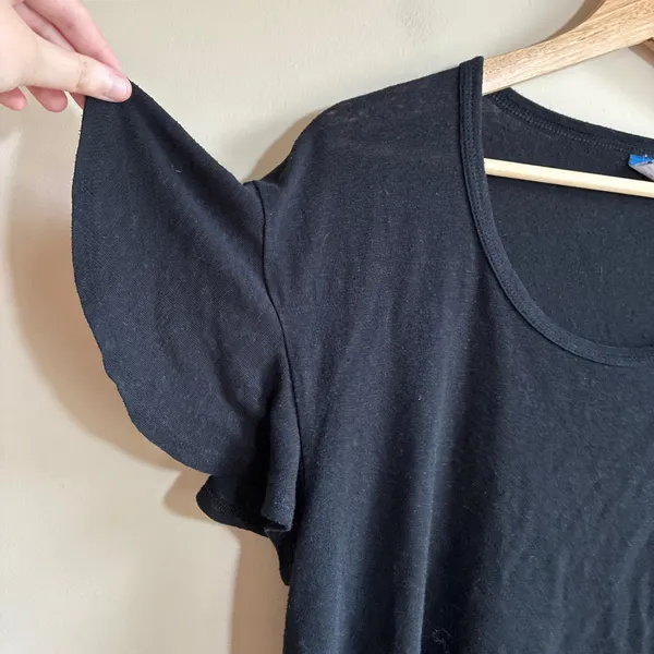 Old Navy Flutter Sleeve Scoop Neck Top S Black Womens Ruffle Knit Tee - Image 3