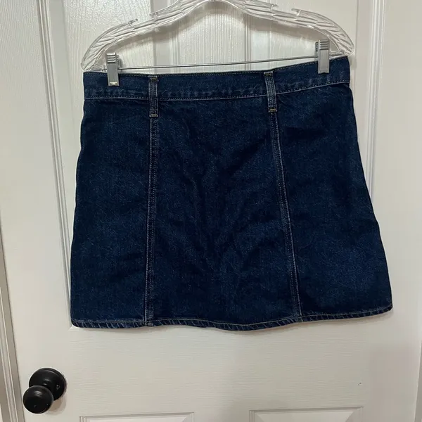Levi’s‎ Jean skirt button front A-line size 30 - Image 4