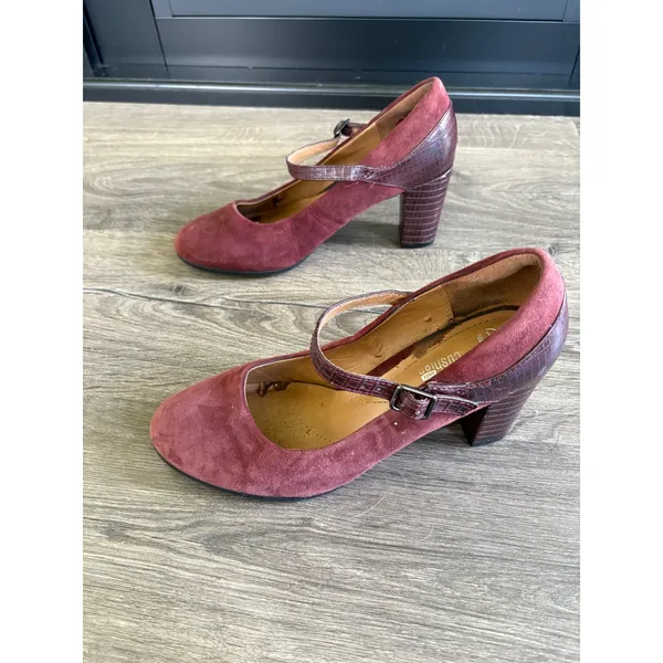 RARE Clarks Collection Burgundy‎ Suede Leather Mary Jane Block Heel Shoes Size 8 - Image 4
