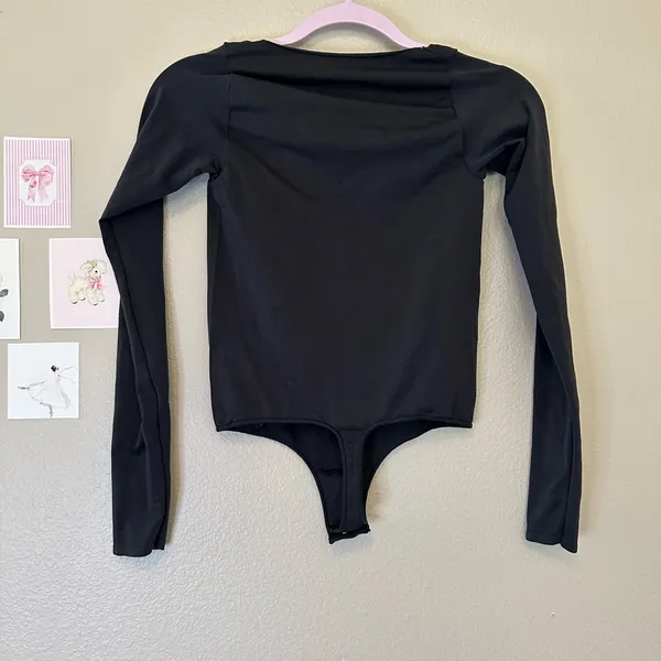 Skims essential scoop neck long sleeve top thong small/medium - Image 4