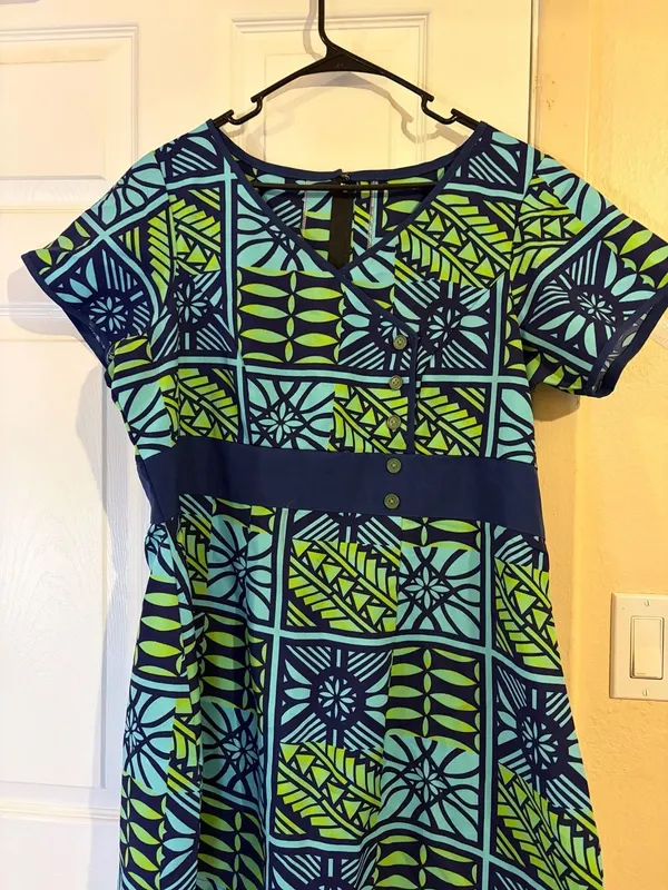 Polynesian Puletasi Blue Green for Women. Measurements in description - Image 4