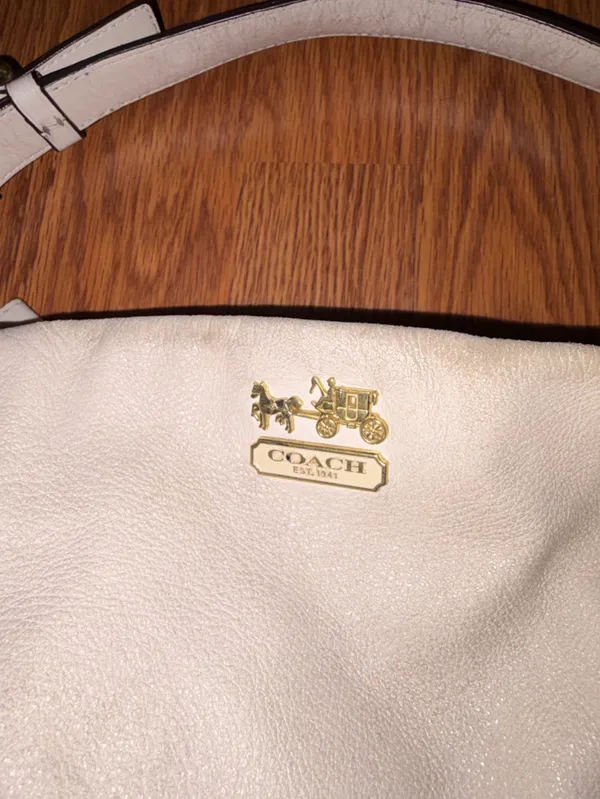 Coach Ivory Pebbled Leather Shoulder Bag with Gold-Tone Hardware - Image 3
