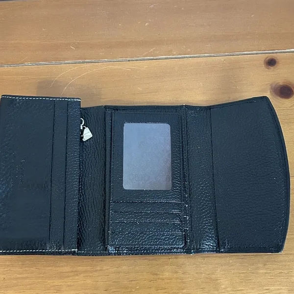 Omnia Crystal Black Leather Trifold‎ Wallet Snap Closure - Image 4