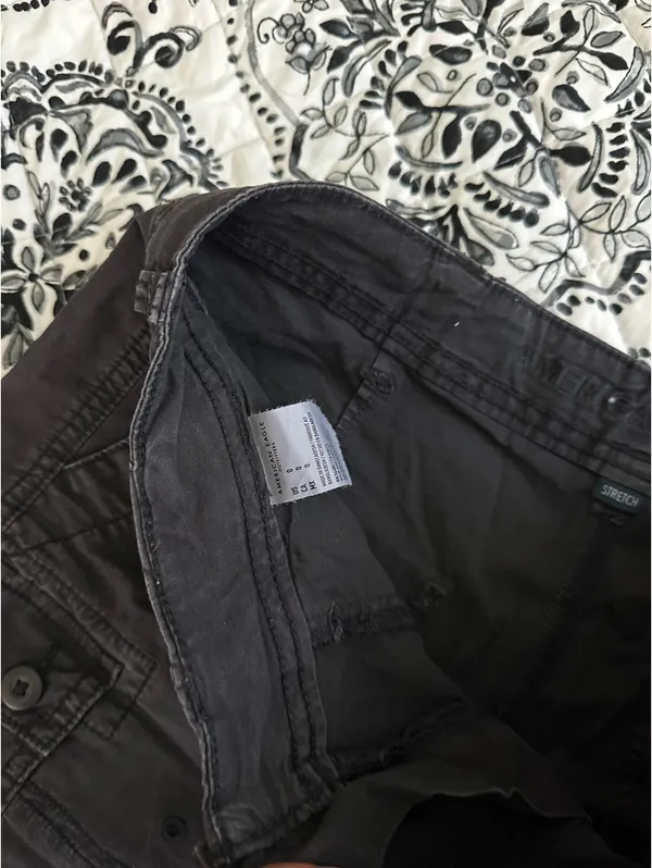 American Eagle Cargo Shorts  - Image 2