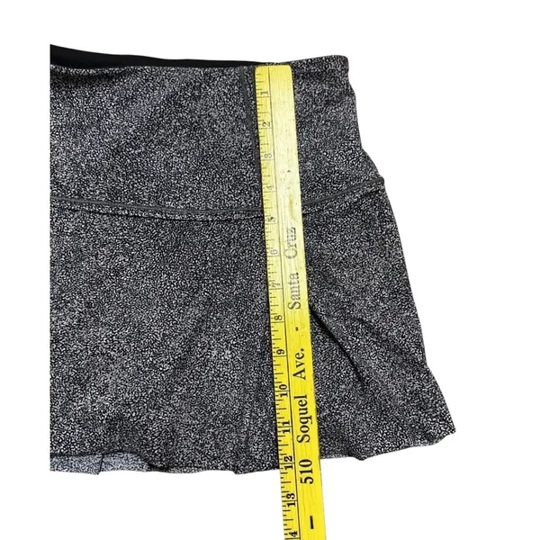 Lululemon Lost in Pace Skirt Skort Air Time White Black W8773R‎ Women's Size 6 - Image 5