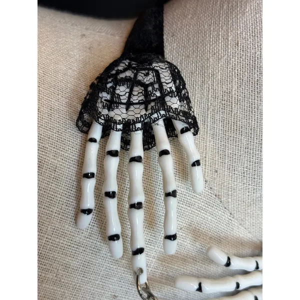 Gothic‎ Skeleton Hands Velvet Choker Black Lace Halloween Macabre Accessory - Image 6