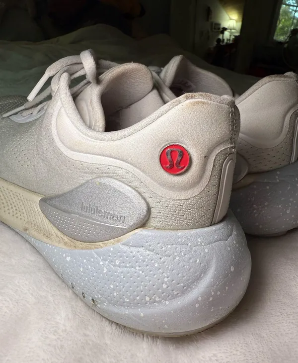 Lululemon Sneakers Running - Image 2