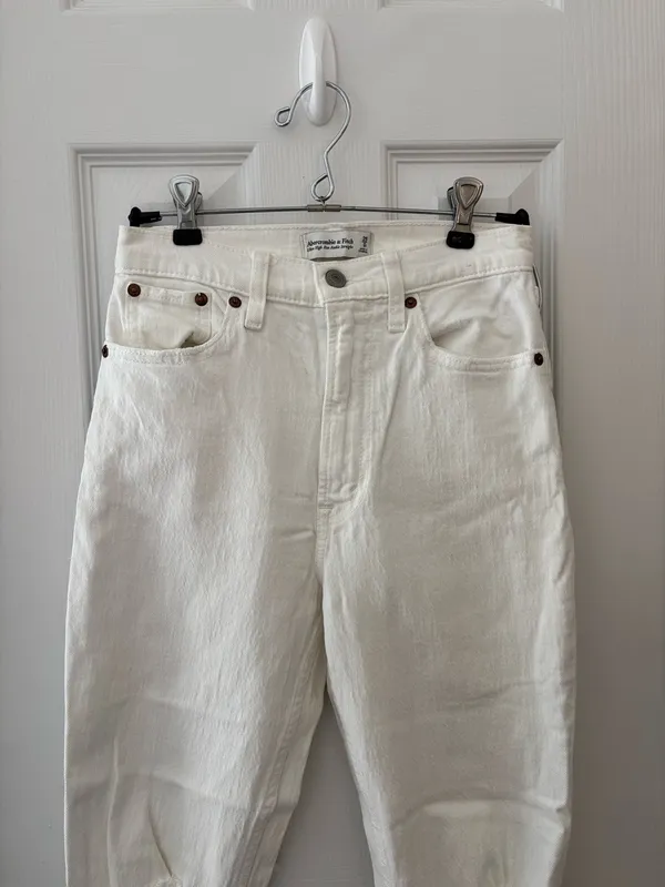 Abercrombie Ultra High-Rise Straight Jeans Ankle - Image 3