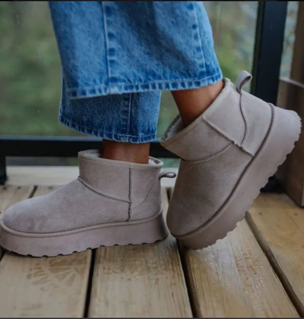 These Three Boutique Boots - Image 2
