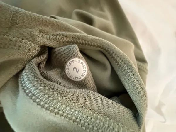Lululemon High Rise Align 28’ Leggings in Olive Green Size 2 - Image 3