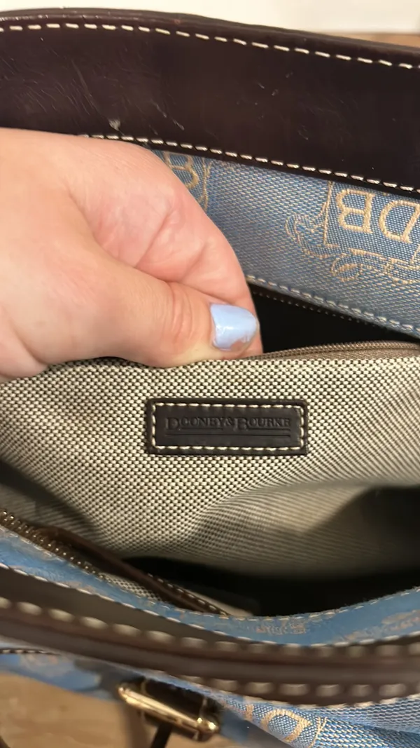 Dooney & Bourke Vintage Handbag - Image 8