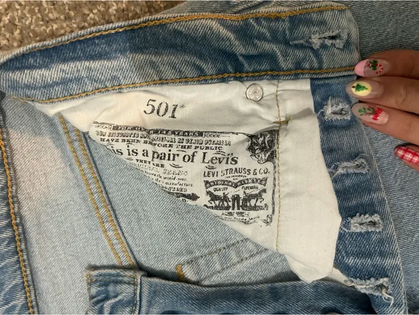 Levi’s 501 Crop Jeans - Image 4