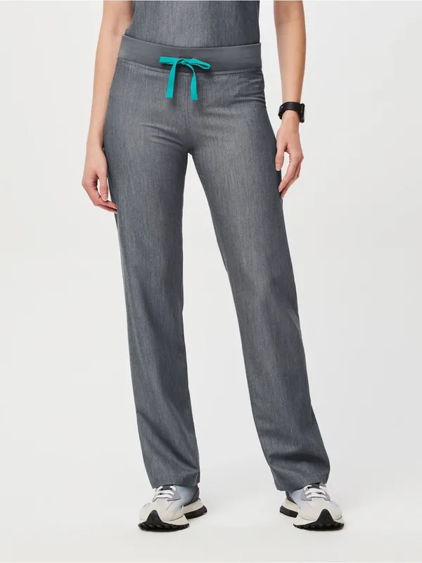 FIGS Catarina One-Pocket Scrub and Livingston Basic Scrub Pants set in Graphite - Image 3